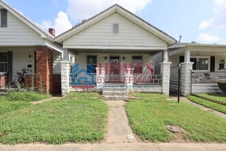 Building Photo - 1516 E Illinois St
