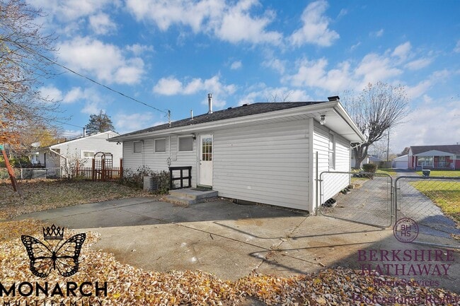 Building Photo - 3 Bedroom Remodeled Home