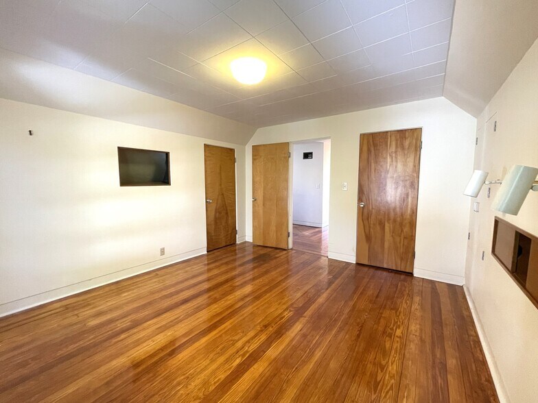 Building Photo - 10 Packard Ave