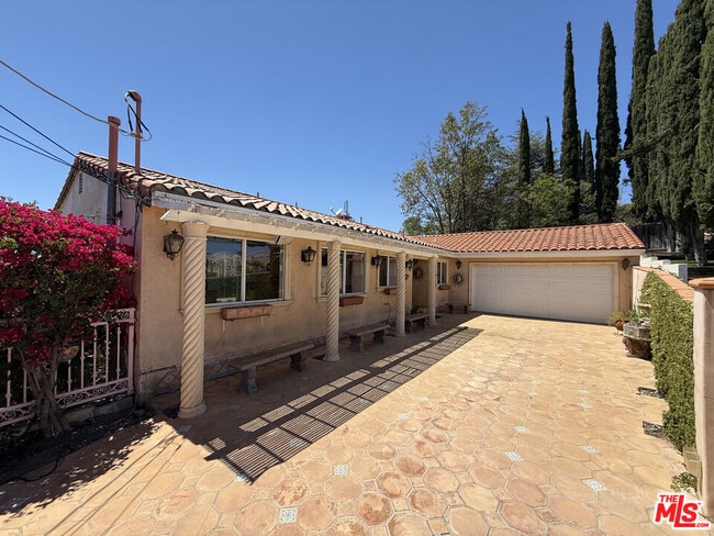 Building Photo - 4613 Reforma Rd