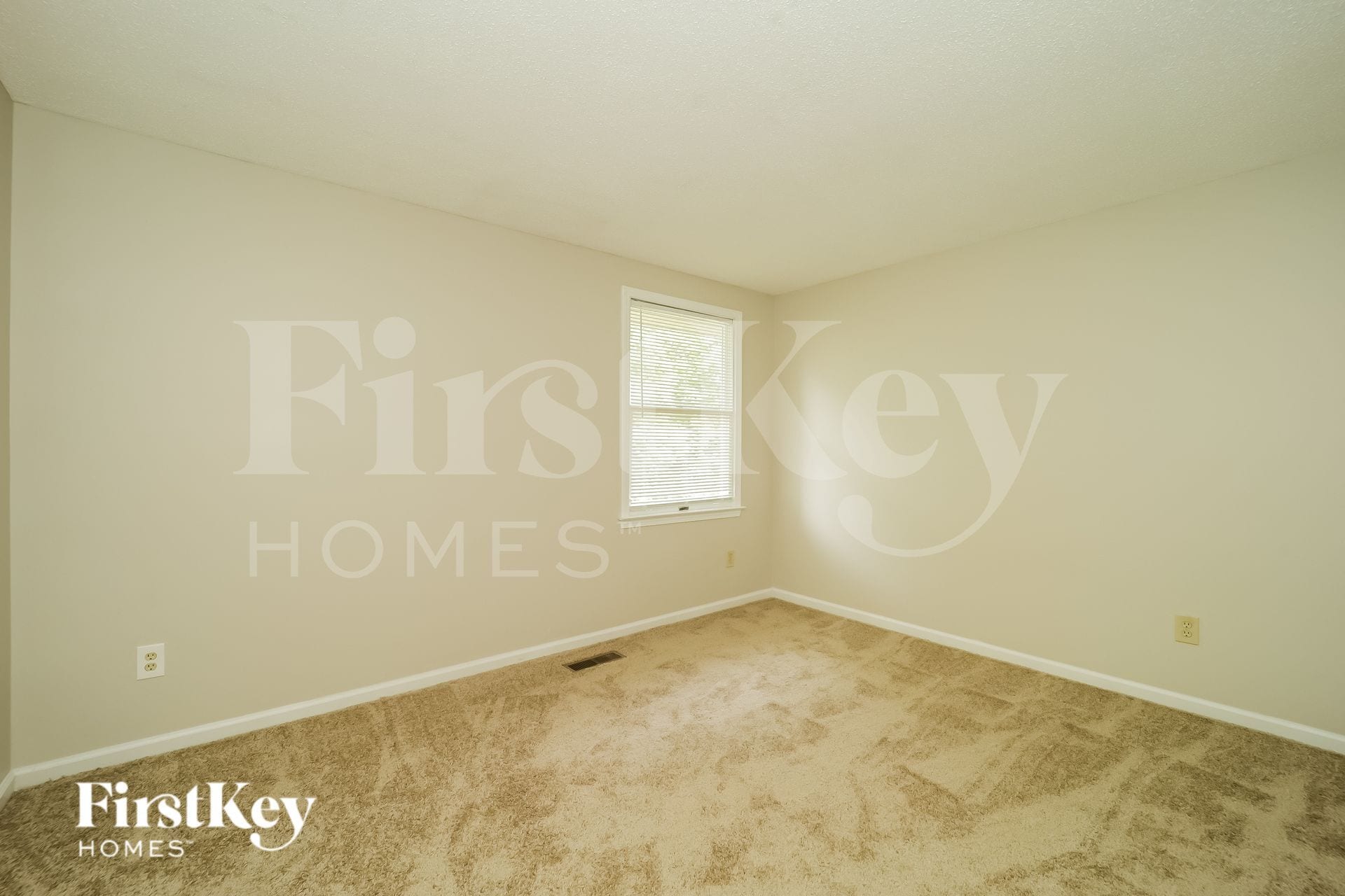 Building Photo - 1303 Wakefield Pl