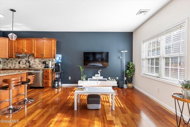 Building Photo - 401 Avalon Pl