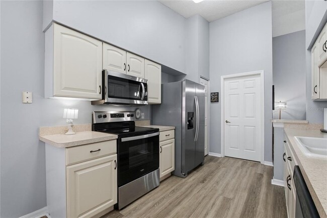 Building Photo - 1221 Wolford Dr