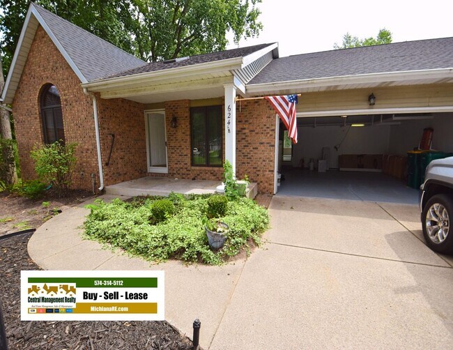 Primary Photo - Waterfront Condo in Penn Schools District,...