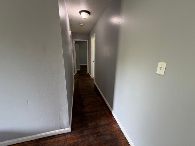 Building Photo - 4406 Clarene Dr