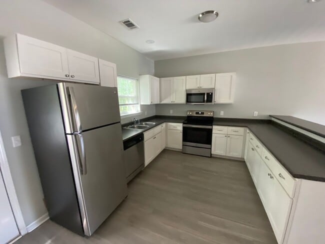 Building Photo - 206 Bonilane Cv. #117