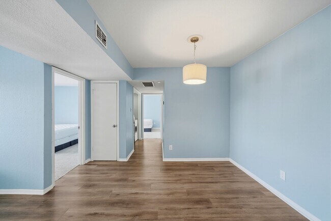 Building Photo - 8523 Hearth Dr