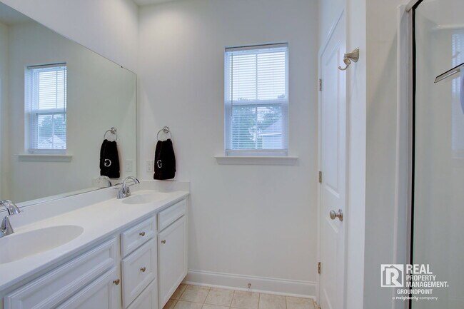 Building Photo - 357 Chapman Cir
