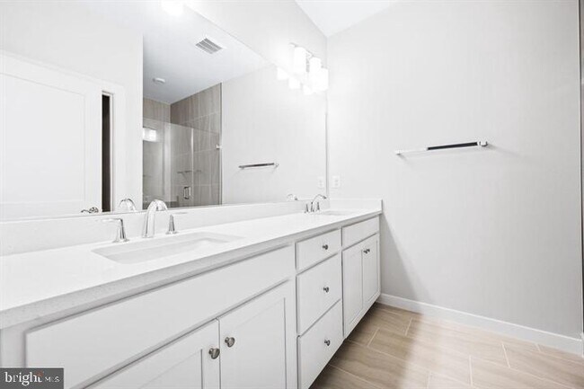 Building Photo - 42508 Invergordon Ter