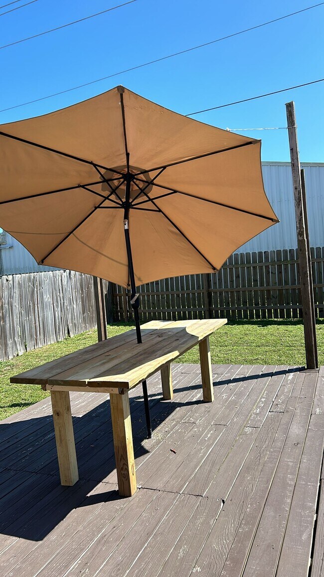 Building Photo - 316 E Monroe St