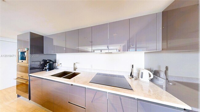Building Photo - 1451 Brickell Ave