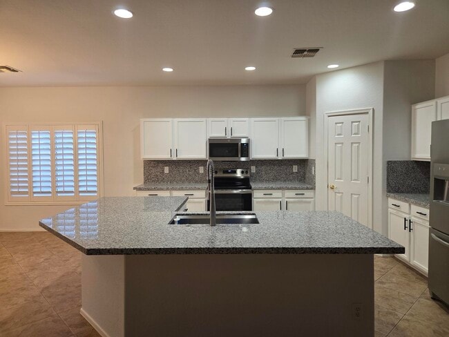 Building Photo - 12301 N 128th Dr