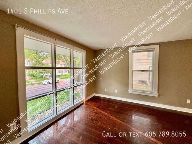 Building Photo - 1401 S Phillips Ave