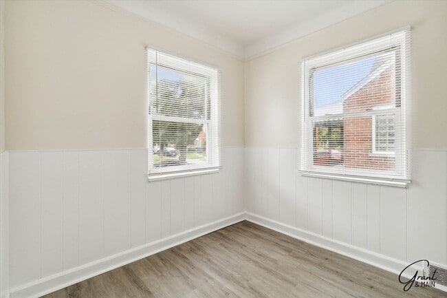 Building Photo - $1,300/month - 3 Bed 1 Bath in Detroit