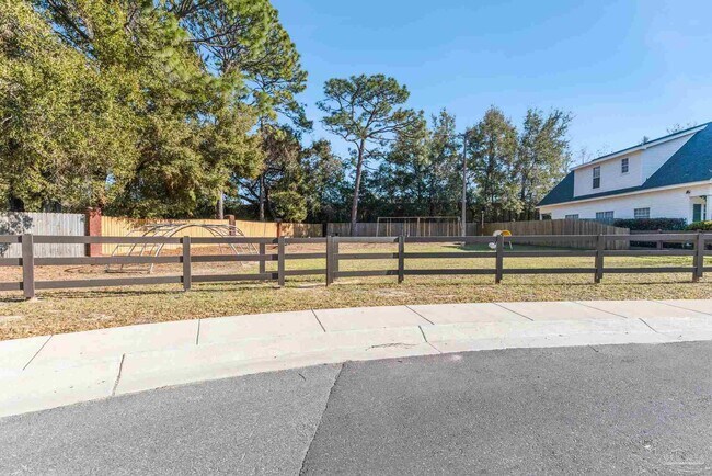 Building Photo - 139 Wildflower Ln