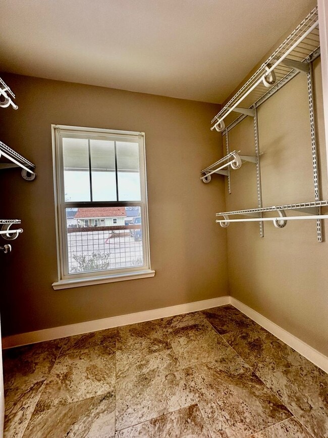 Building Photo - 1 Bedroom Riverside Bungalow