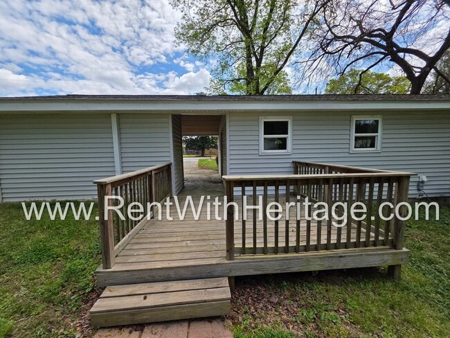 Building Photo - Awesome 3 bd/ 1.5 Bath Brick Front Ranch / No Steps / Totally Renovated / Great Location