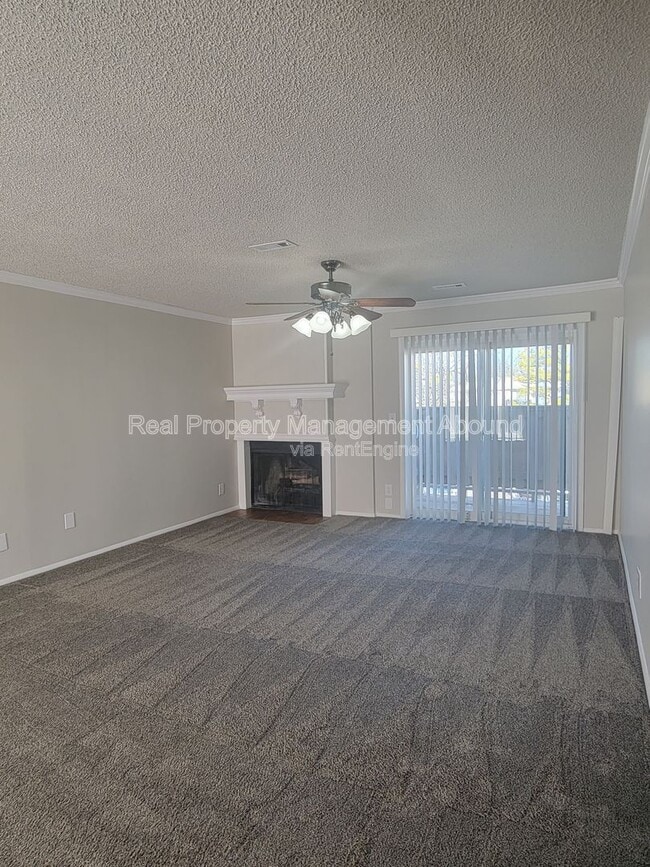 Building Photo - 6724 S Lewis Ave