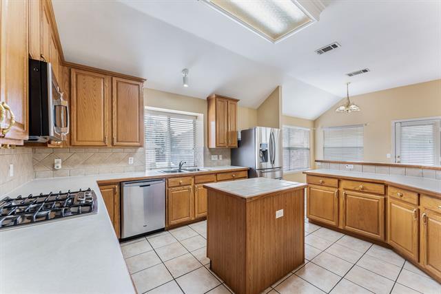 Building Photo - 2832 Bluffview Dr