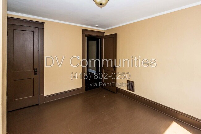 Building Photo - 1148 E 176th St