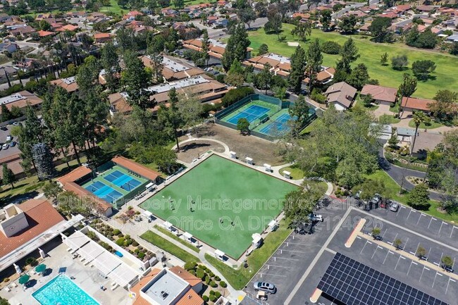 Building Photo - 12576 Oaks N Dr