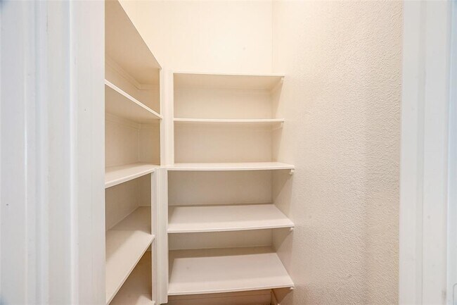 Building Photo - 13614 Lightning Falls Ln