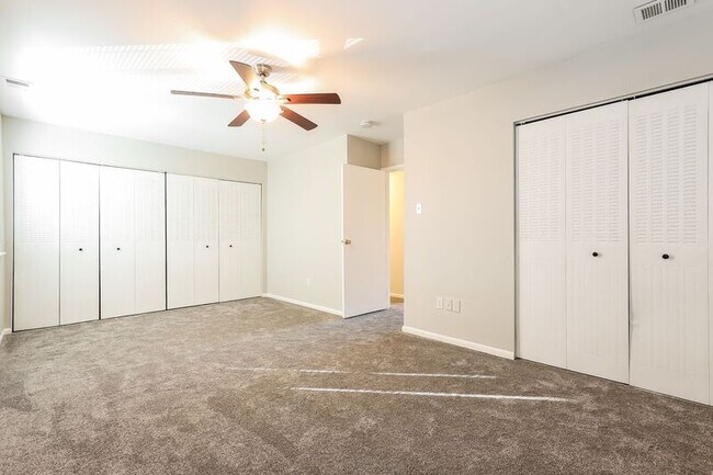 Building Photo - 25 Kings Ct