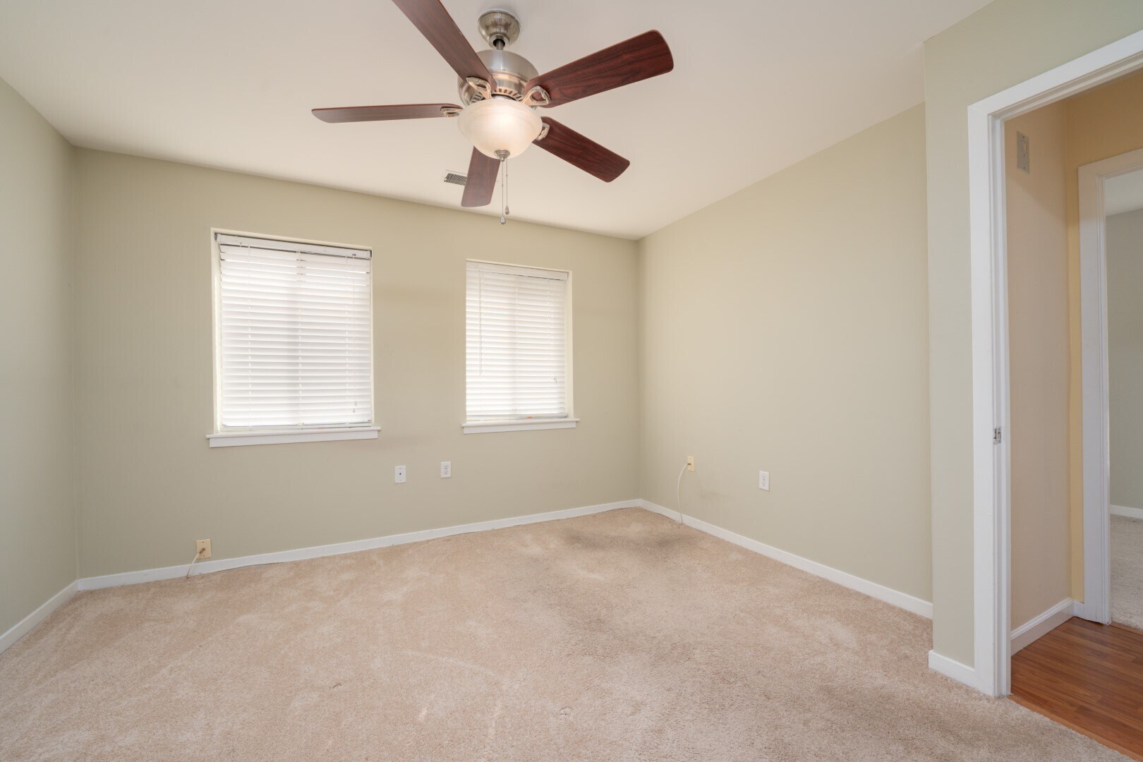 Building Photo - 35 Andrew Pl