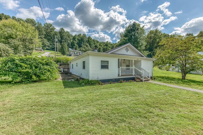 Building Photo - 222 Hulen Ave