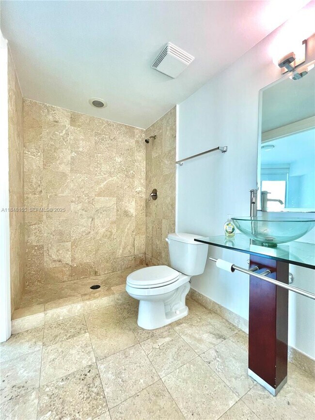 Building Photo - 350 S Miami Ave