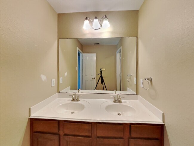 Building Photo - 13826 McKinney Creek Ln