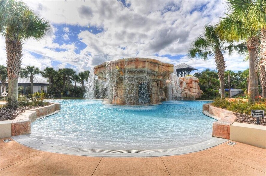 Building Photo - 5826 Fishhawk Ridge Dr
