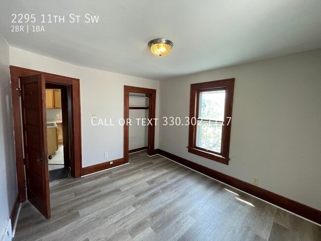 Building Photo - Two bedroom one bathroom second level apar...