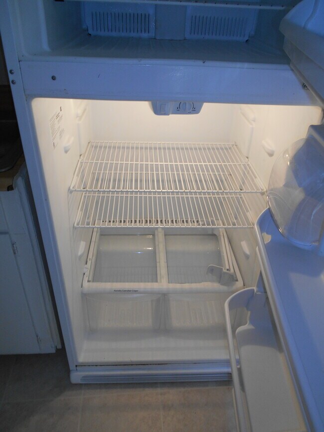 Building Photo - 804 S Crestway St