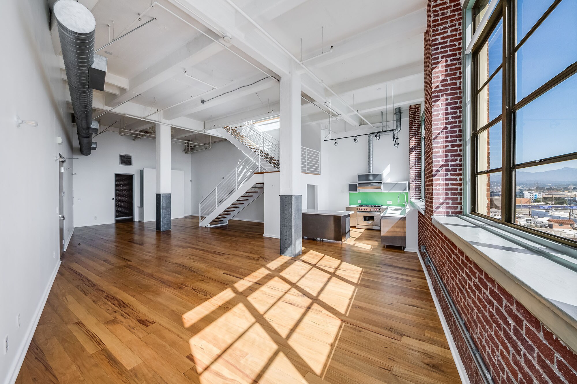 Building Photo - 1850 E Industrial St