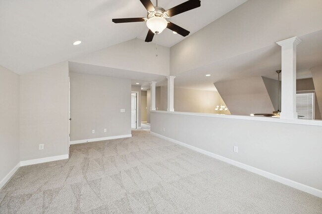 Building Photo - Welcome home to this beautifully maintaine...