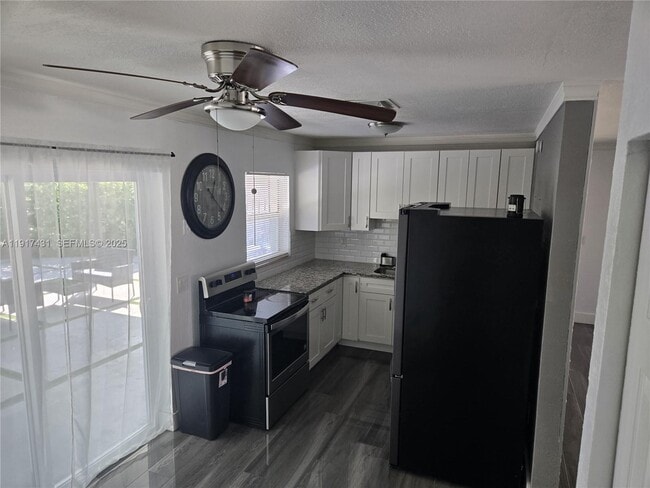 Building Photo - 2190 NE 1st Ln