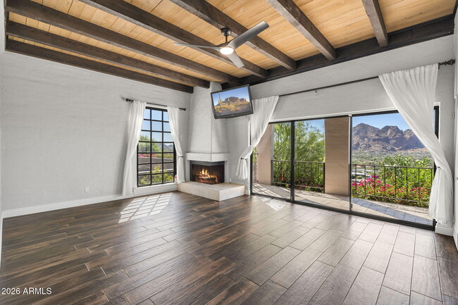 Building Photo - 6900 N Highlands Dr