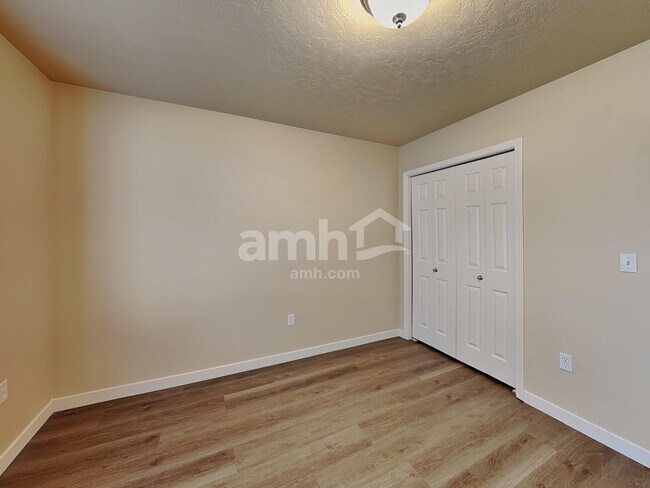 Building Photo - 4157 W Dover Dr