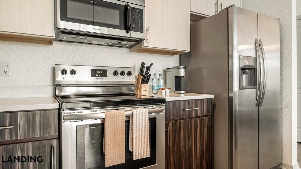 Building Photo - 9301 Summit Centre Way