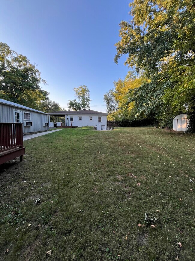 Building Photo - 1118 Thompson Pl