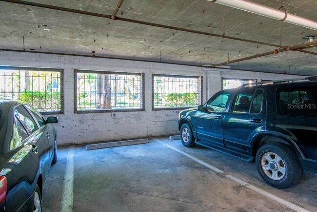 Building Photo - 1000 W Horatio St