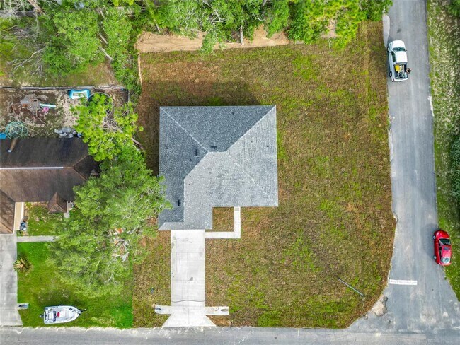 Building Photo - 5736 N Claremont Dr