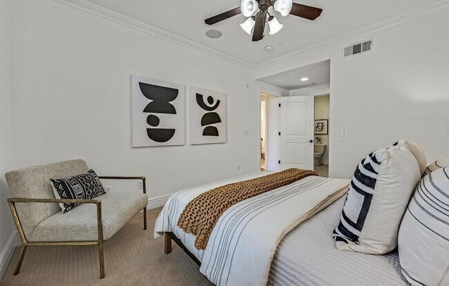 Building Photo - Stunning Ground-Floor 2 bd, 2 ba- Danville...