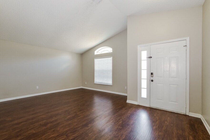 Building Photo - 4056 Forest Island Dr