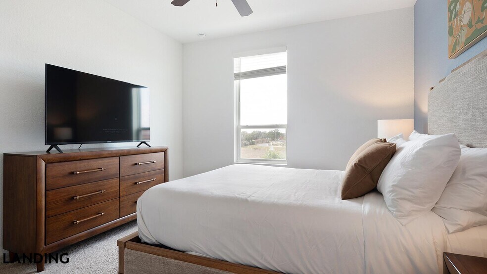 Building Photo - 9301 Summit Centre Way