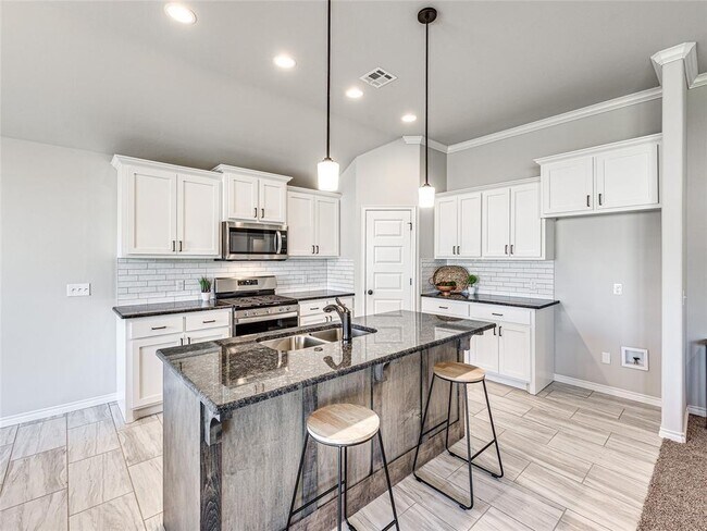 Building Photo - 526 Cherrybark Dr