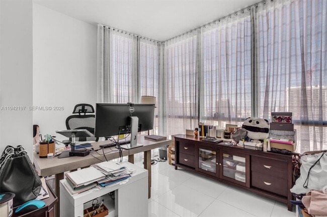 Building Photo - 1100 Biscayne Blvd