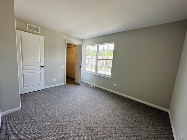 Building Photo - 701 Savannah Ln