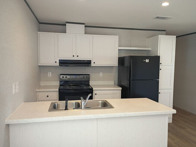 Building Photo - 27 Pryor Ln